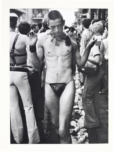 Leon Levinstein, Homosexual at Mardi Gras, New Orleans, 1970