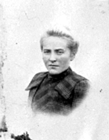 Anno Domkirkeodden, PORTRETT: GINA PETTERSEN FØDT: 16. 03. 1883, SVEITSBAKKEN UNDER FARMEN