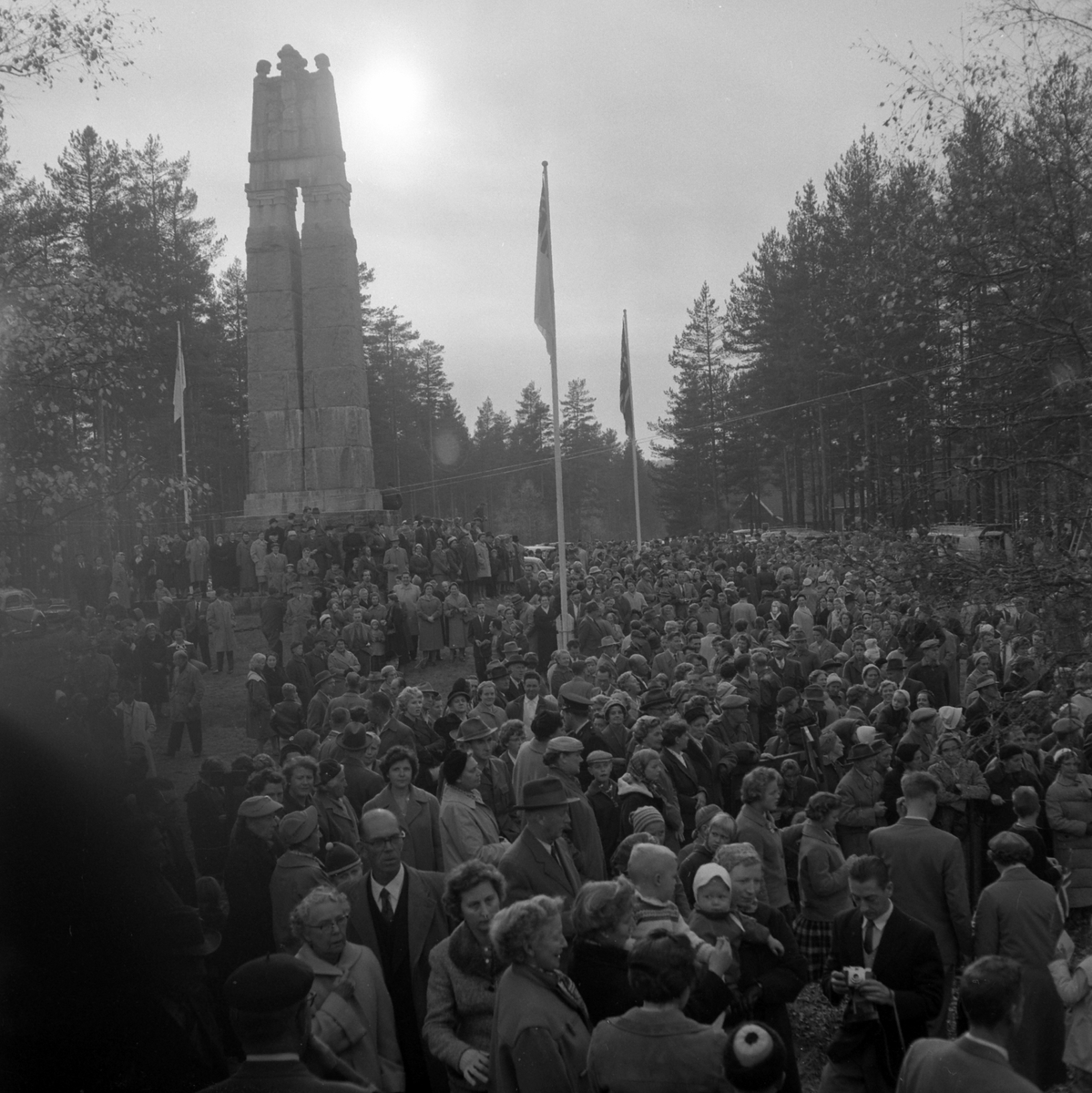 Adolf Skjegstad, Morokulien Expressen, tog, Morokulien, barn, jernbanefolk, presse. 03.10.1959? Fredsmonumentet fra 1914.