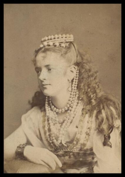 London Stereoscopic and Photographic Company, Guy Little Theatrical Photograph