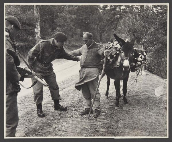 Hardy, Bert, Terrorist Hunt in Cyprus
