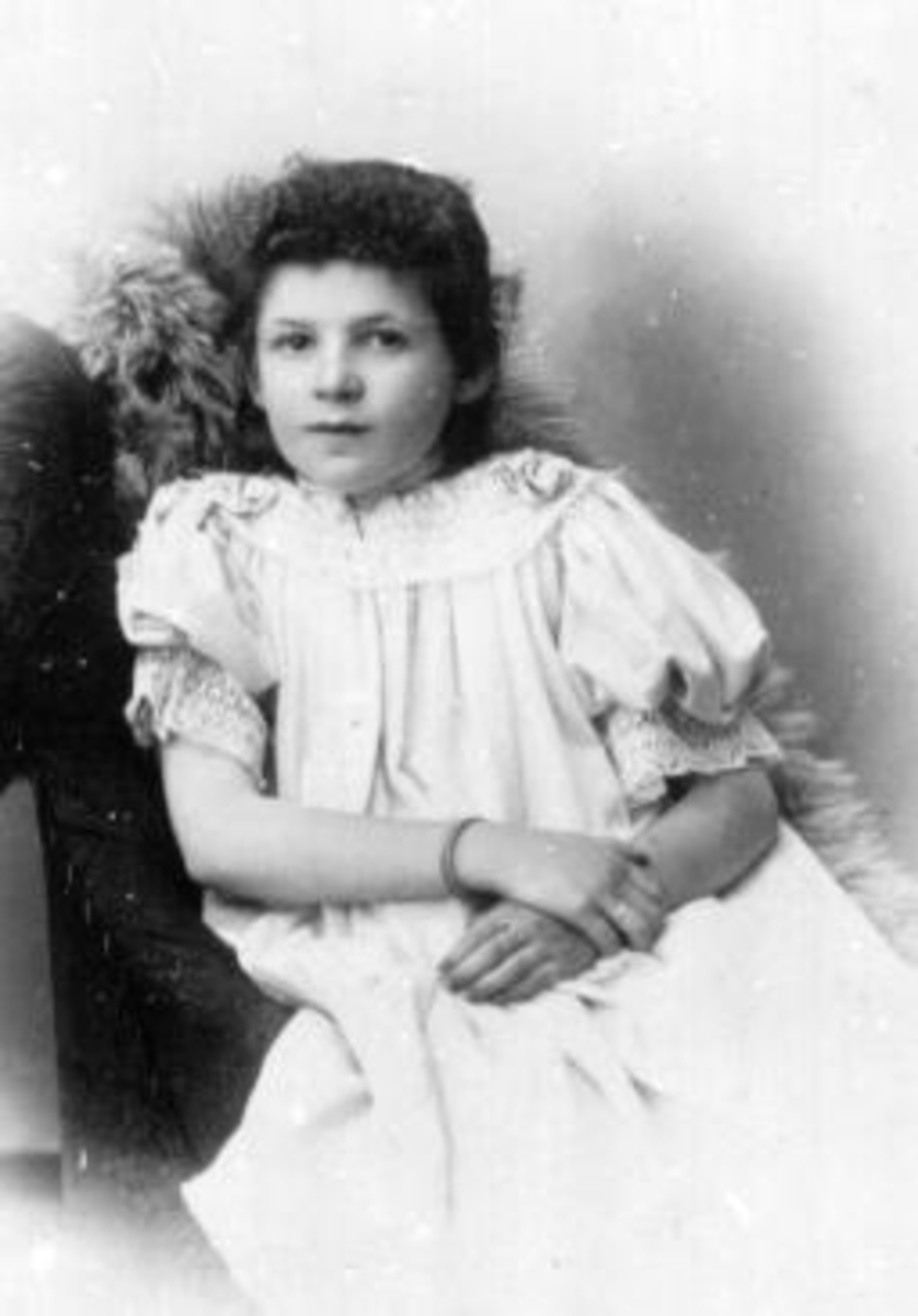 Anno Domkirkeodden, Portrett av jente. Mary Vestlie.