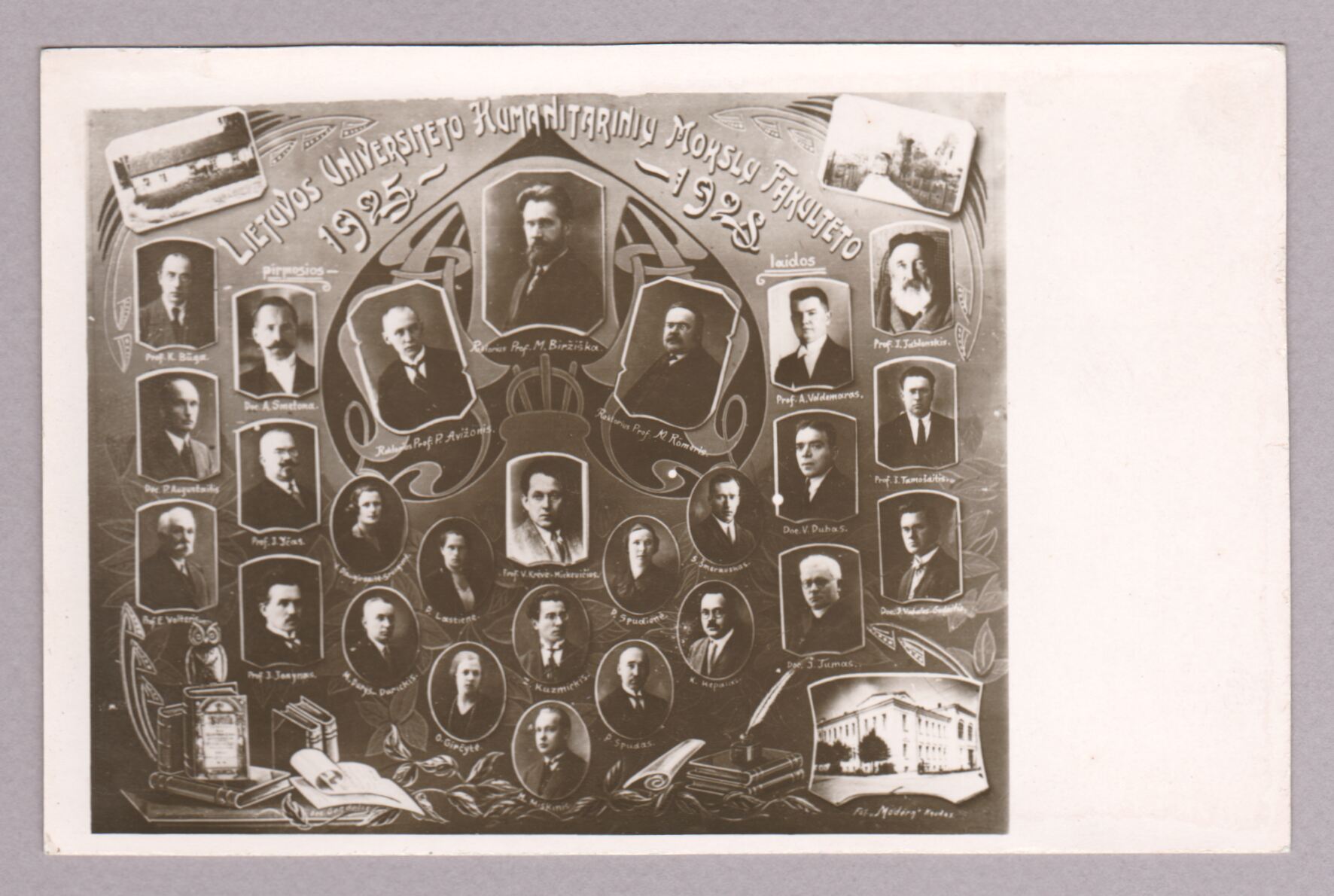 Nežinomas fotografas, Fotovinjetė. Lietuvos universiteto humanitarinių mokslų fakulteto 1925-1928 m. pirmoji laida. Rektorius prof. M. Biržiška, prof. K Būga, doc. A. Smetona ir kiti
