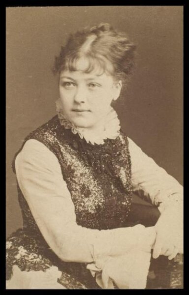 London Stereoscopic and Photographic Company, Guy Little Theatrical Photograph