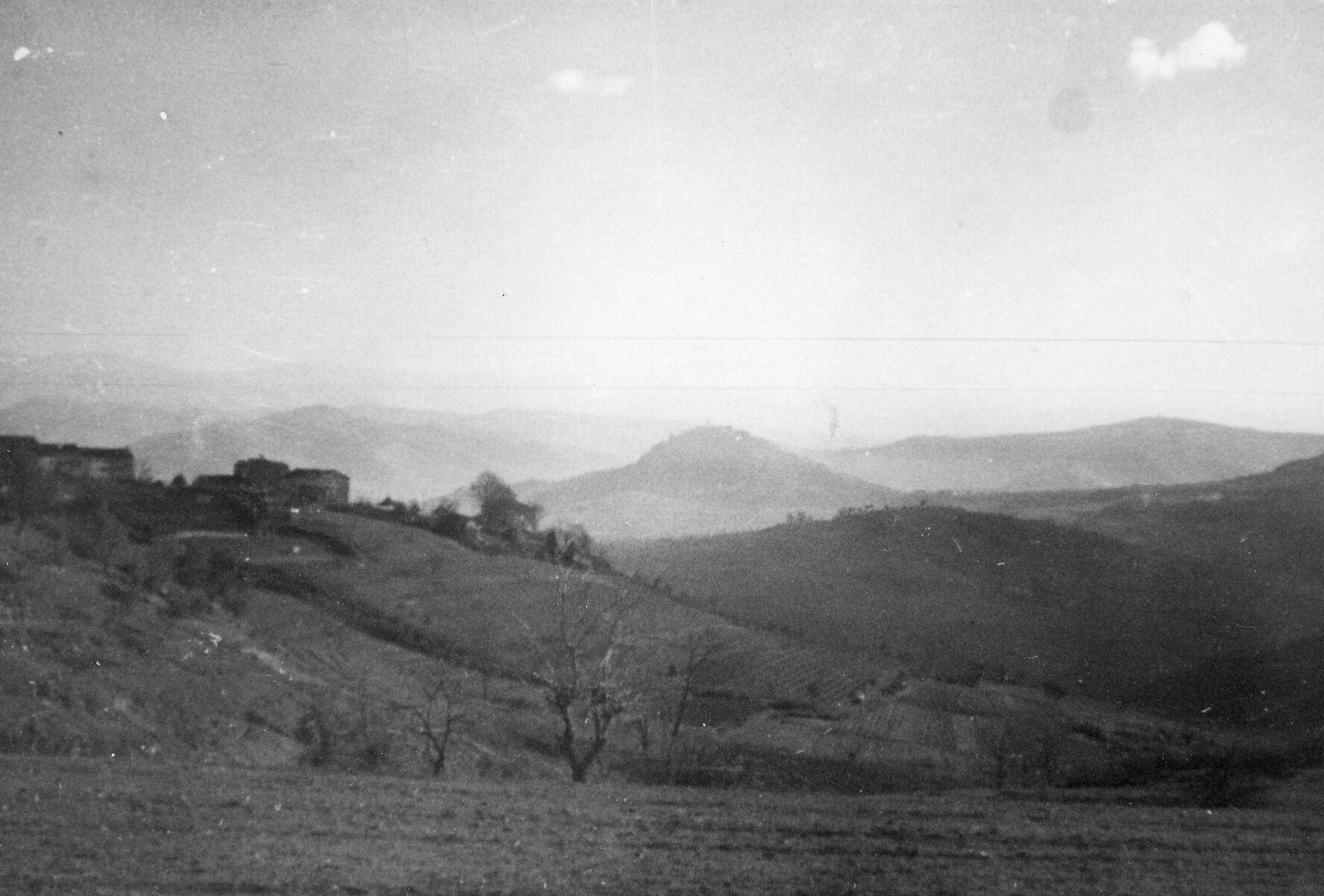 Branko Fučić, Motovun, panorama grada u krajoliku, pogled iz Vižinade