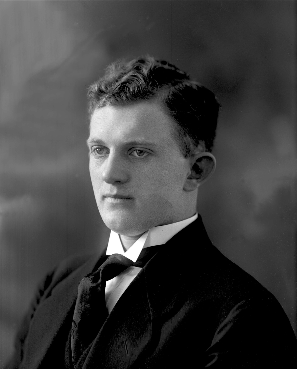 Gustav Borgen, NFB.03820