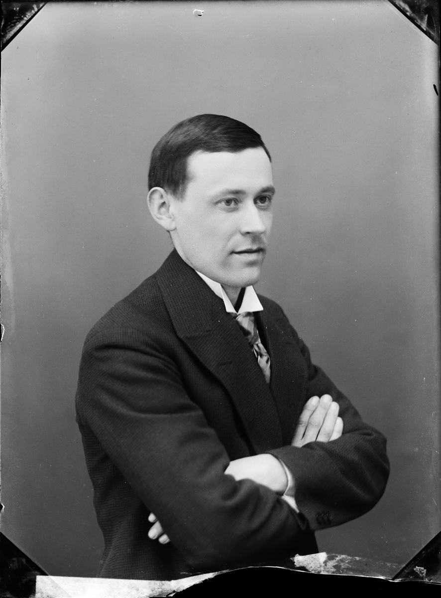 Skötsner-Edhlund, Ateljéporträtt - Edvin Lundell från Örbyhus, Uppland
