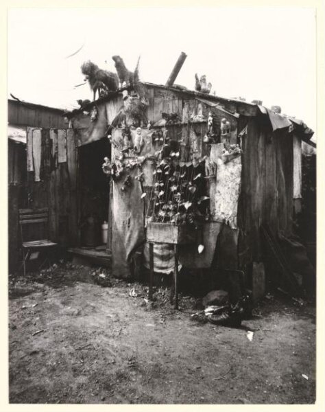Atget, Jean-Eugène-Auguste, Ragpickers' Hut