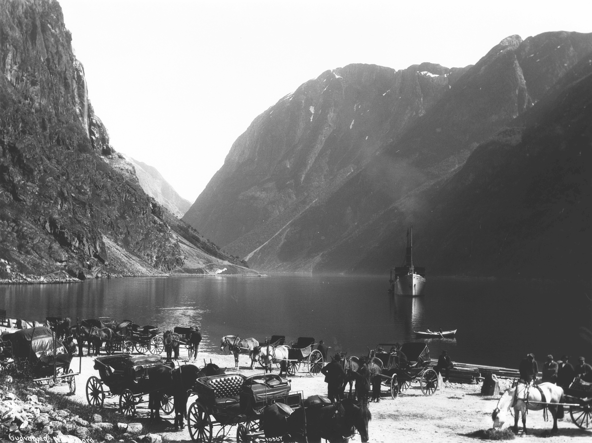 Anders Beer Wilse, Prot: Nærøfjorden - ved Gudvangen landing 1909