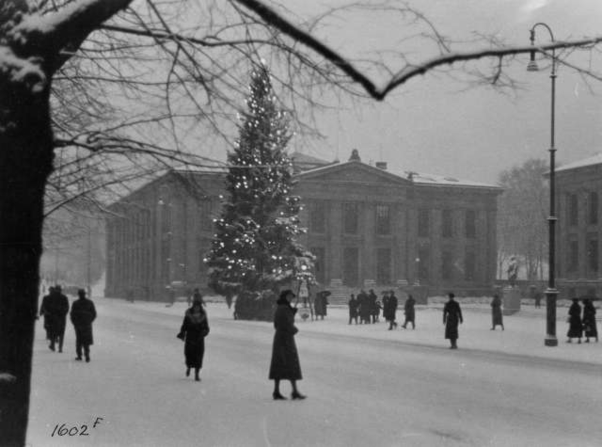 Anders Beer Wilse, Universitetsplassen, Oslo, vinteren, 1935.
