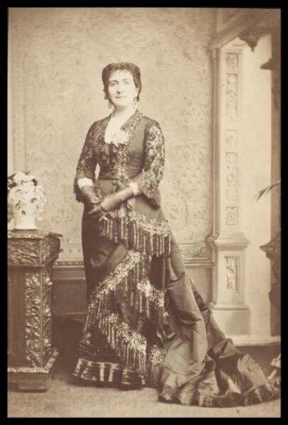 London Stereoscopic and Photographic Company, Guy Little Theatrical Photograph