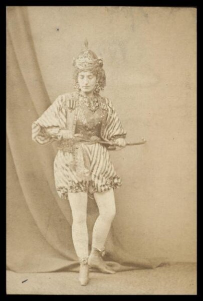 London Stereoscopic and Photographic Company, Guy Little Theatrical Photograph