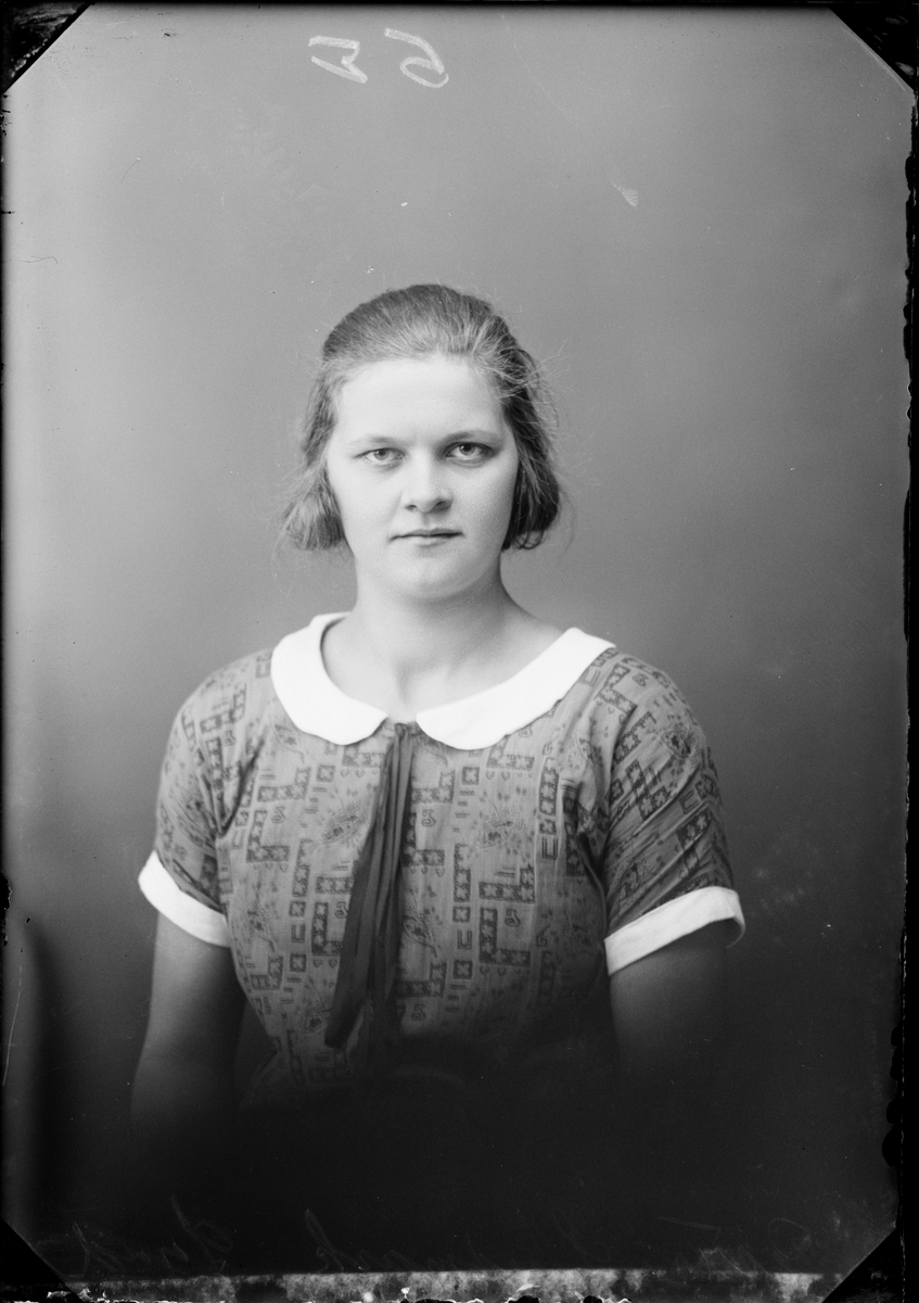 Skötsner-Edhlund, Esther Lundmark från Sund, Börstil socken, Uppland 1925