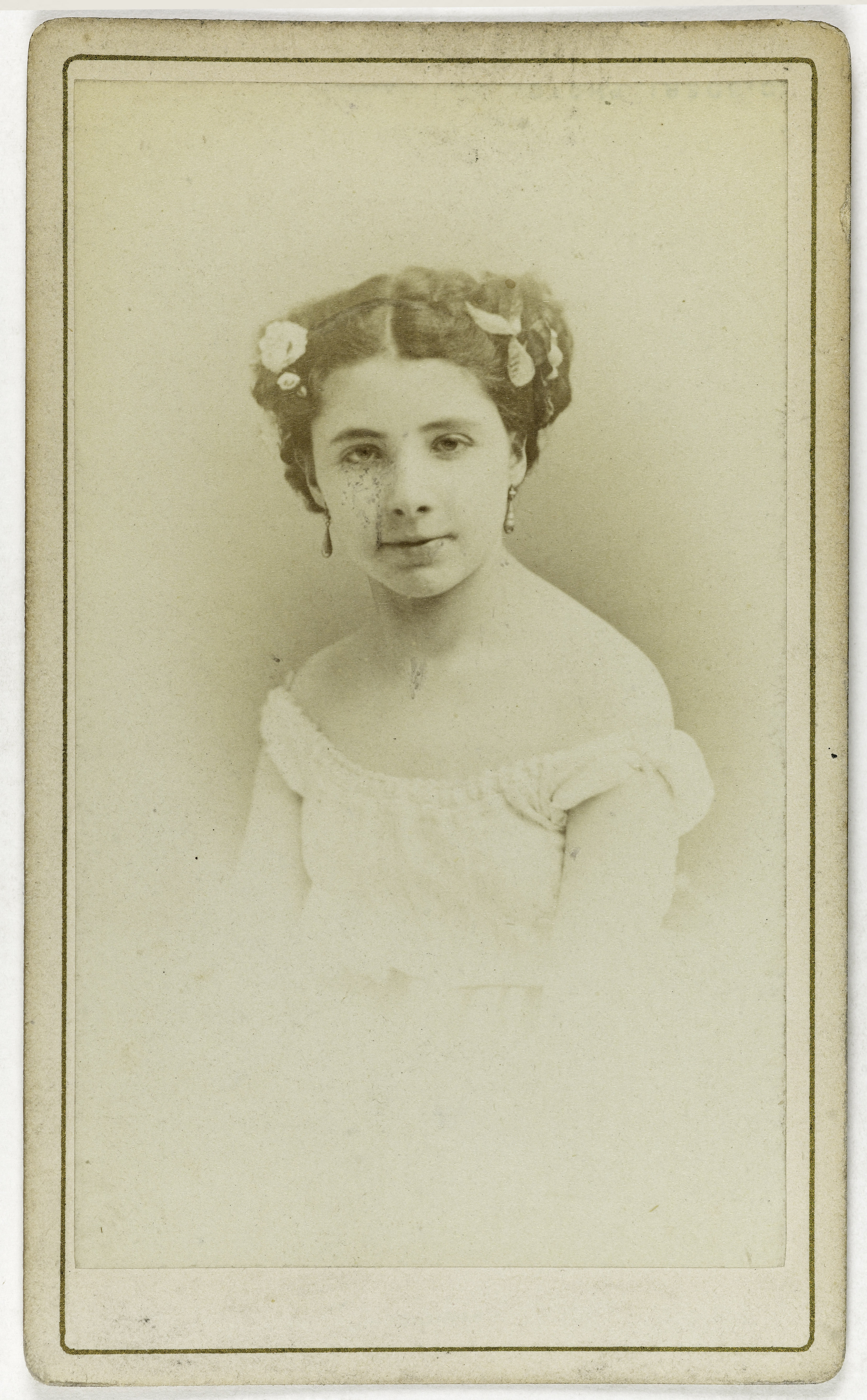 André-Adolphe-Eugène Disdéri, Portrait de Morenzi, actrice au Théâtre des Italiens de 1869 à 1876.