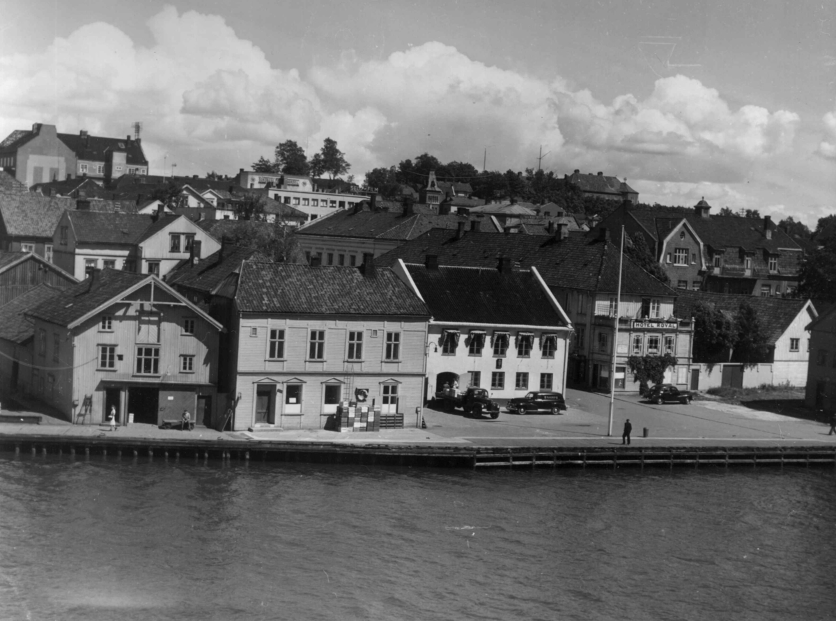 Anders Beer Wilse, Drakt, Tollboden, Oversiktsbilde, Bebyggelse