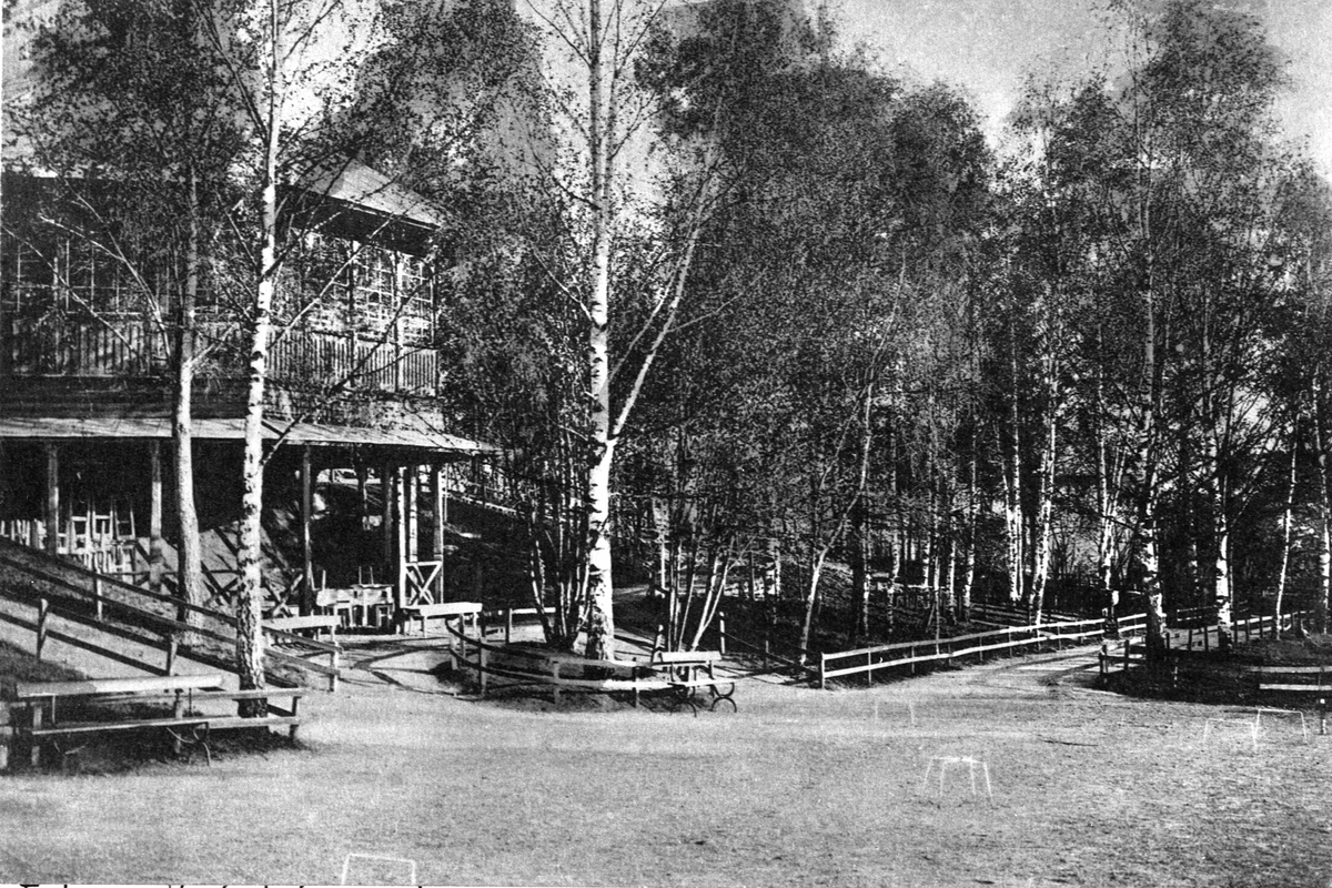 Anno Domkirkeodden, HAMAR PARK, PAVILJONGEN, KROKKETBØYLER I FORGRUNNEN