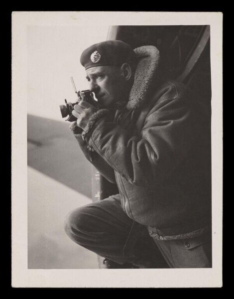 unknown, Bert Hardy holding a camera
