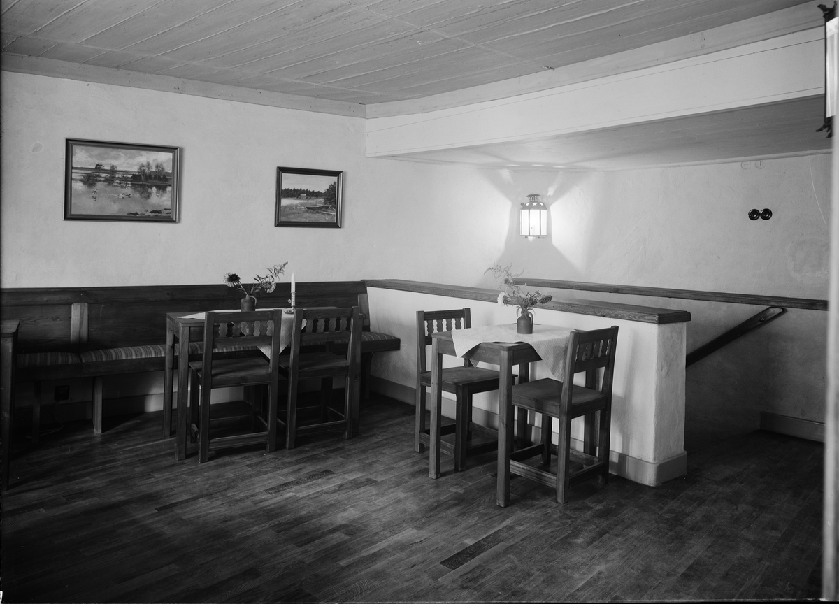 Paul Sandberg, Restaurang Domtrappkällaren, S:t Eriks gränd, Uppsala. Interiör september 1939