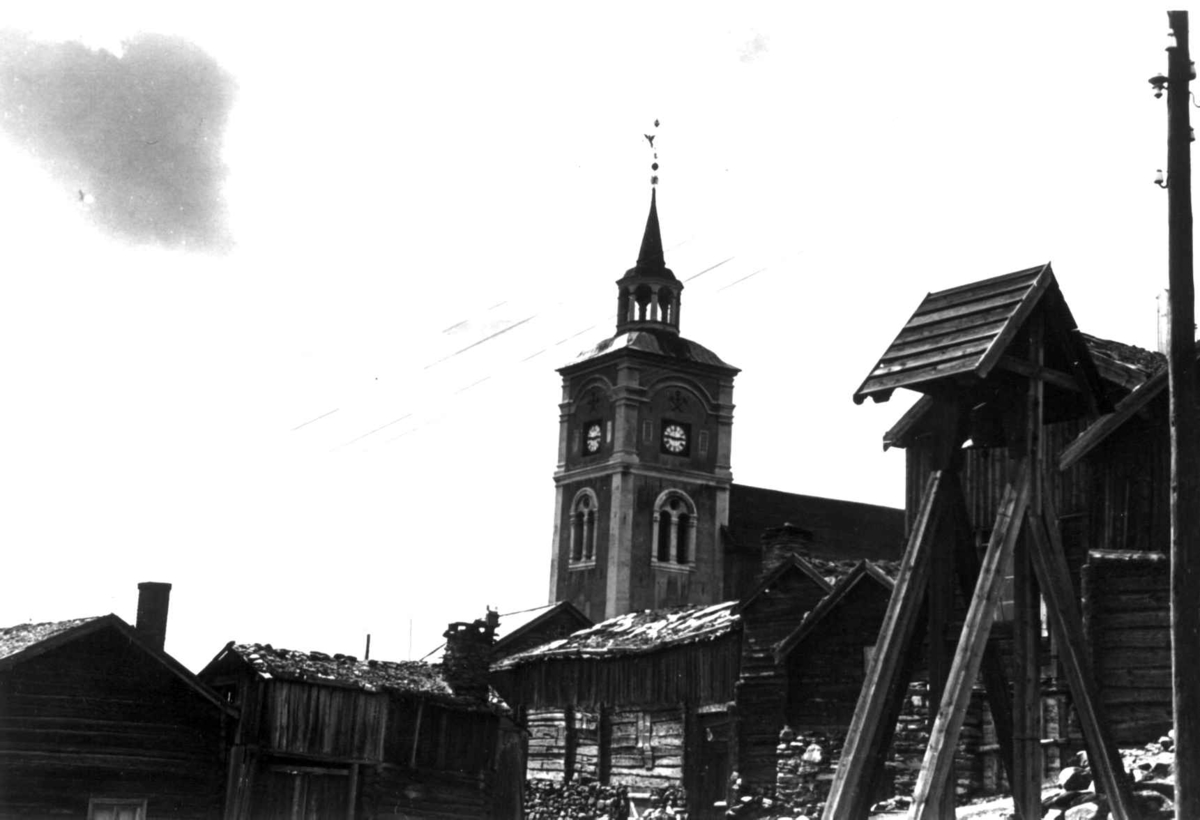 Anna Grostøl, Bebyggelse med kirken på Røros 7. juni 1939.