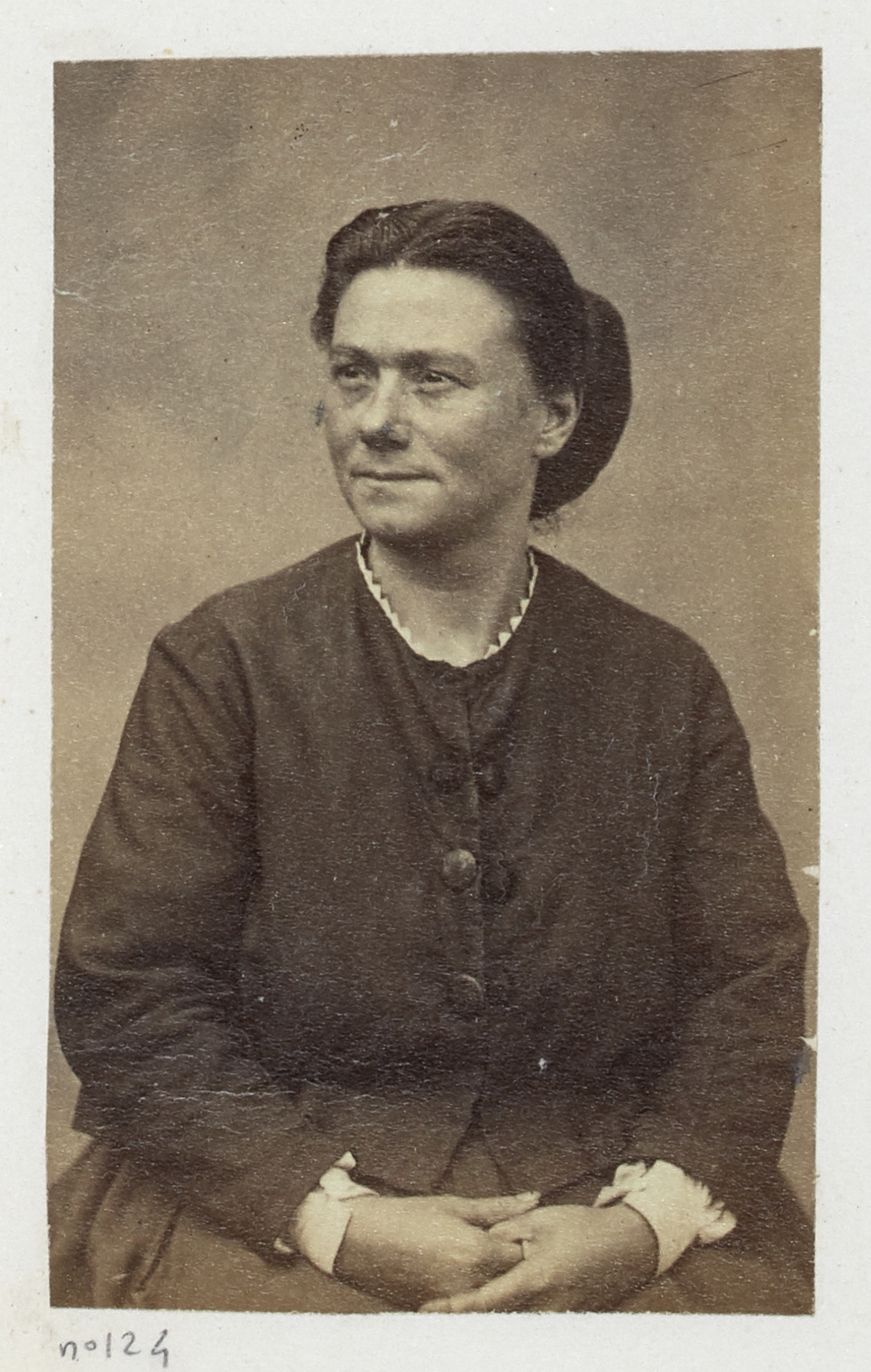 Ernest Charles Appert, Portrait de Marchais Joséphine, pris à la prison des Chantiers à Versailles. Commune de Paris, 1871.