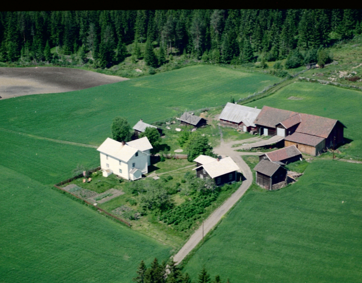 Widerøes Flyveselskap A/S, FLYFOTO BRENNHOLEN, (JØNSRUD ) NORDBYGDA I LØTEN