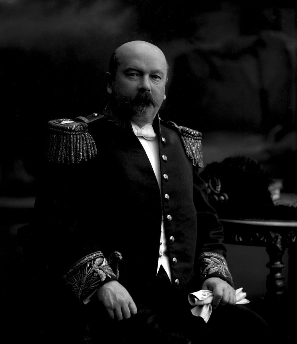 Gustav Borgen, Portrett, Rasmus Ingvald Thorsen i uniform som konsul.