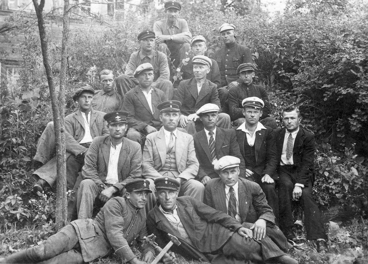 Nežinomas fotografas, Biržų geležinkelio linijos tarnautojai