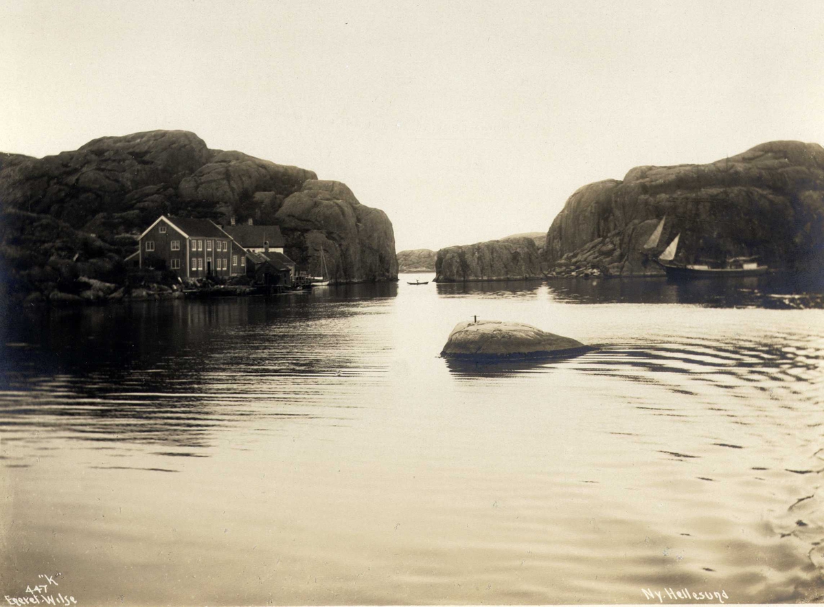 Anders Beer Wilse, Skjærgård med trehus, Ny Hellesund, Søgne, Vest-Agder. Fotografert 1912.
