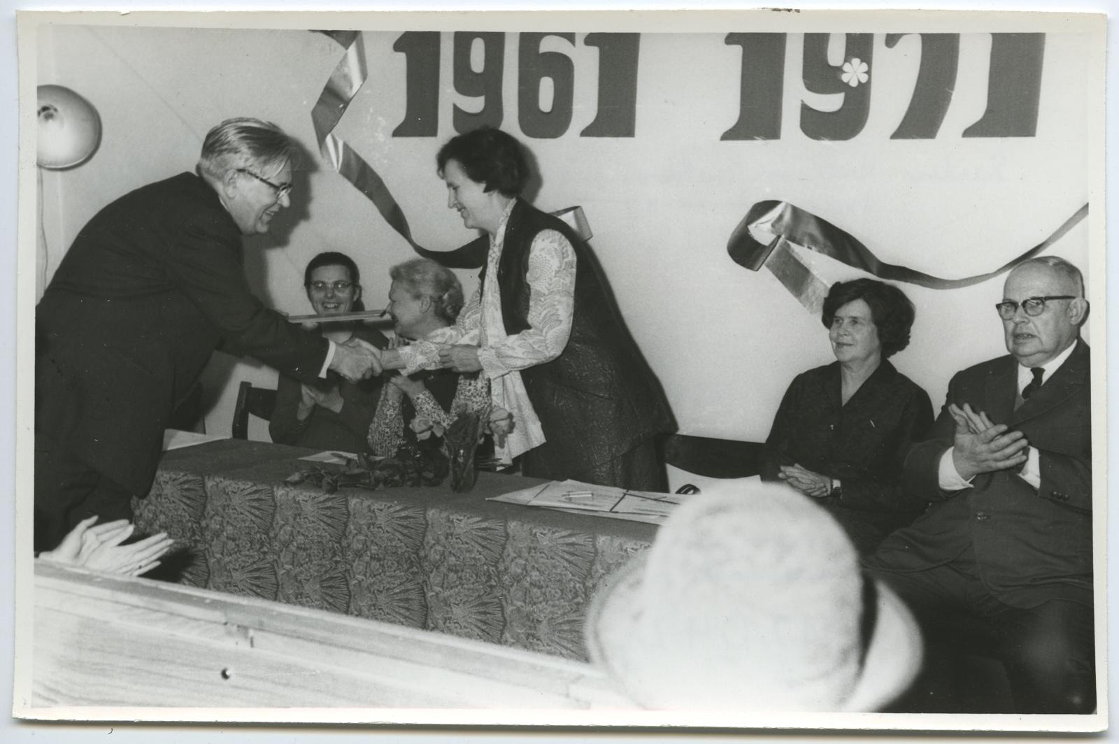 resin (depicted) pond, solemn act at Lectory 21, which precedes the 10th anniversary conference. October 1971.
