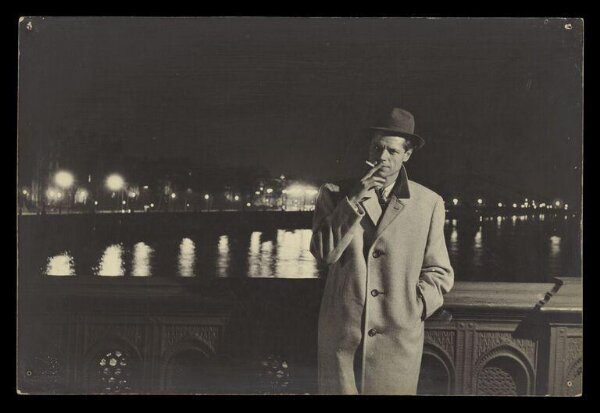 Hardy, Bert, Man on a bridge