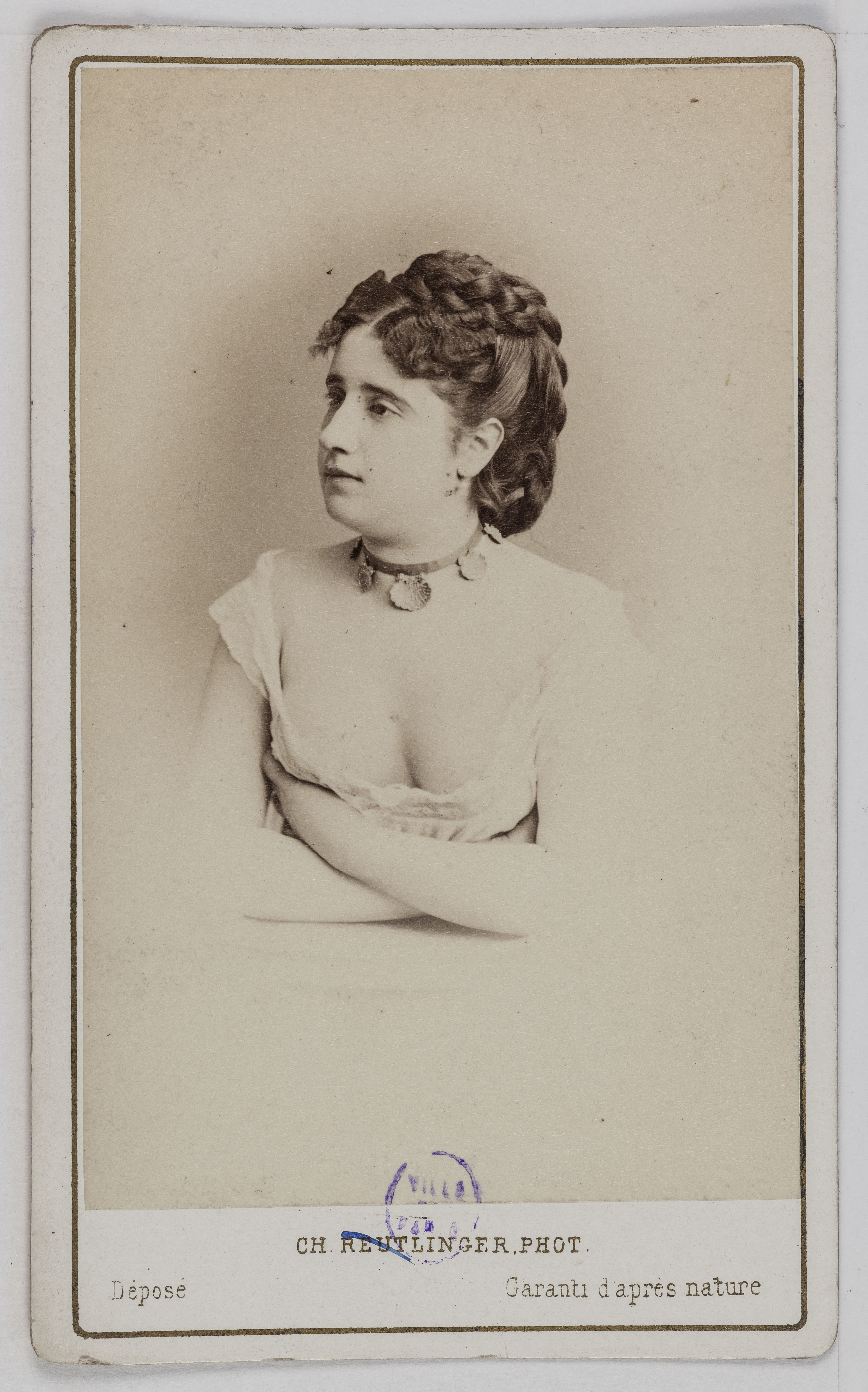 Charles Reutlinger, Portrait de Lucie Verneuil (-1890), actrice au Théâtre du Palais Royal en 1865.