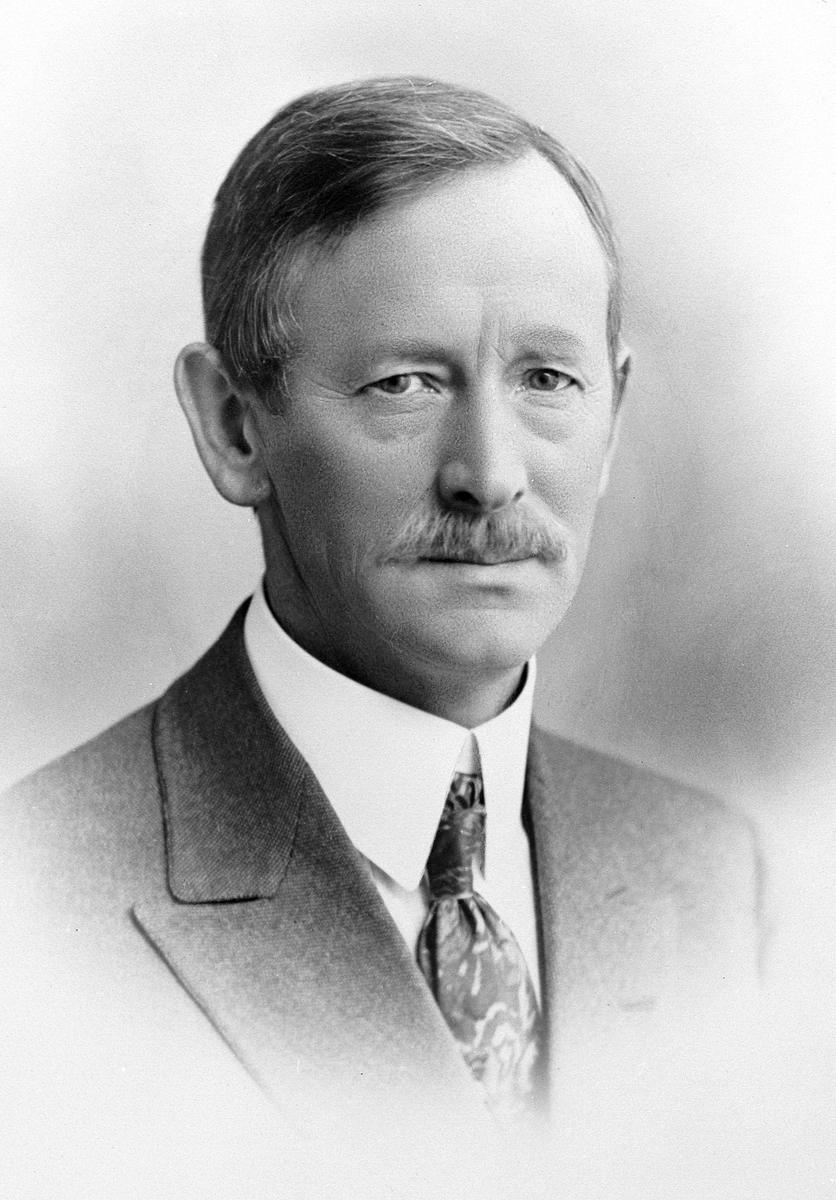 Anno Domkirkeodden, SKREDDER OLE P. PEDERSEN. FORMANN I HAMAR HÅNDVERKERFORENING 1902.