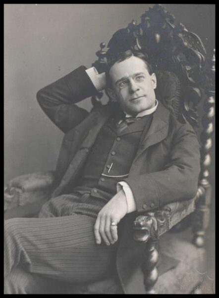 London Stereoscopic and Photographic Company, Guy Little Theatrical Photograph