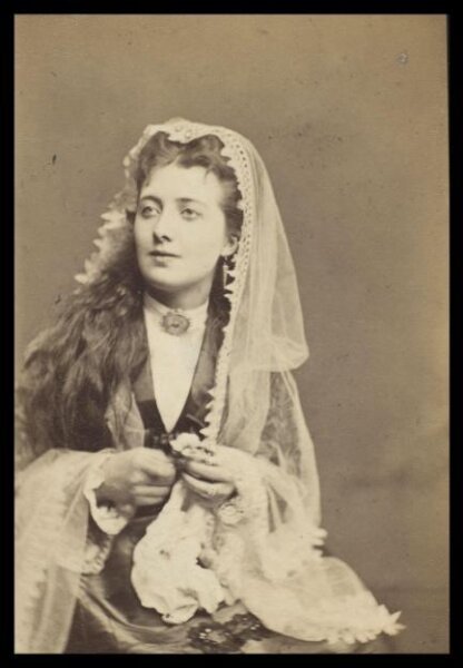 London Stereoscopic and Photographic Company, Guy Little Theatrical Photograph
