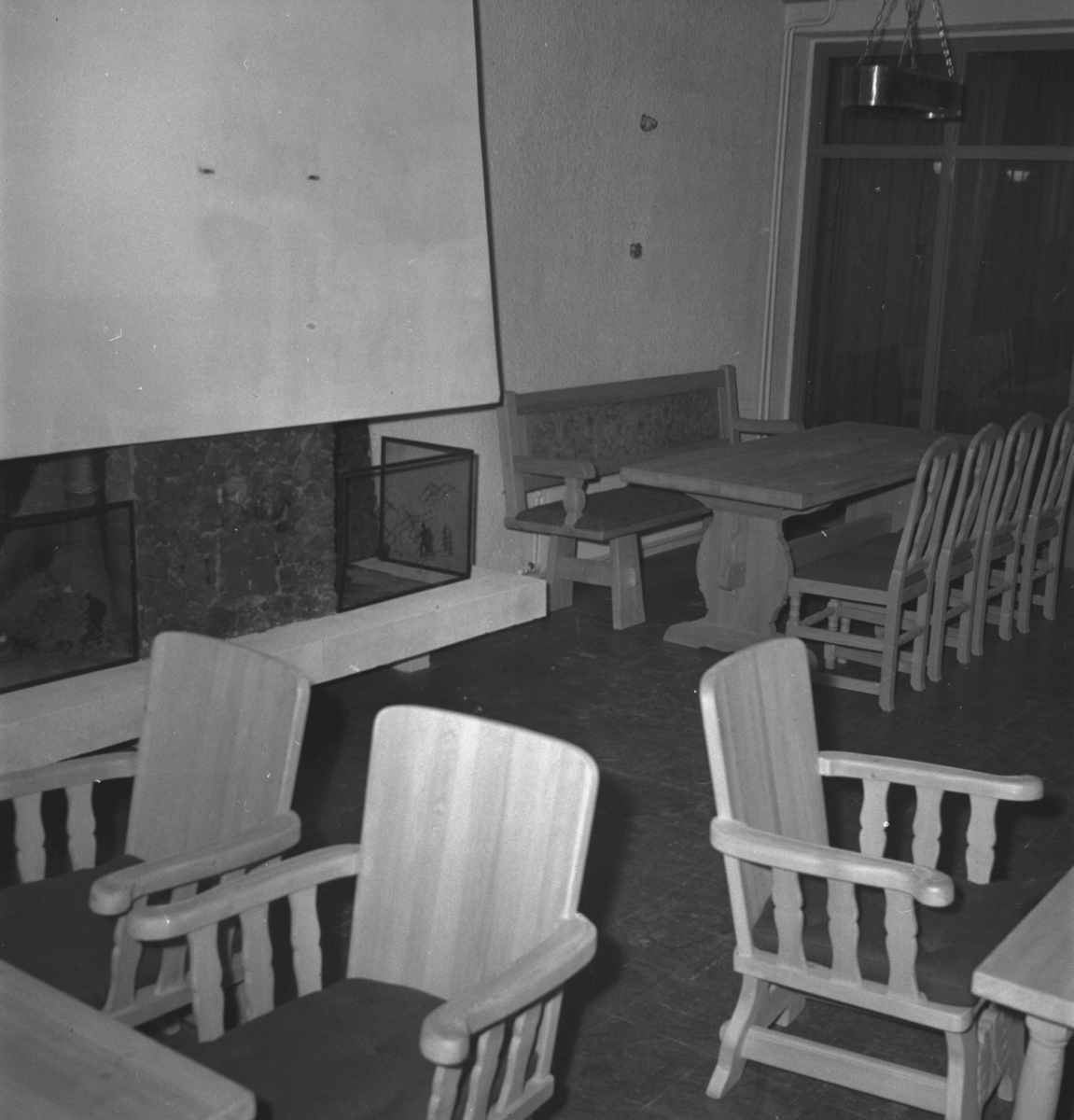 Per Magne Grue, Os, Hummelfjell Hotell, Hotellinteriør, Bord, Stoler, Peis