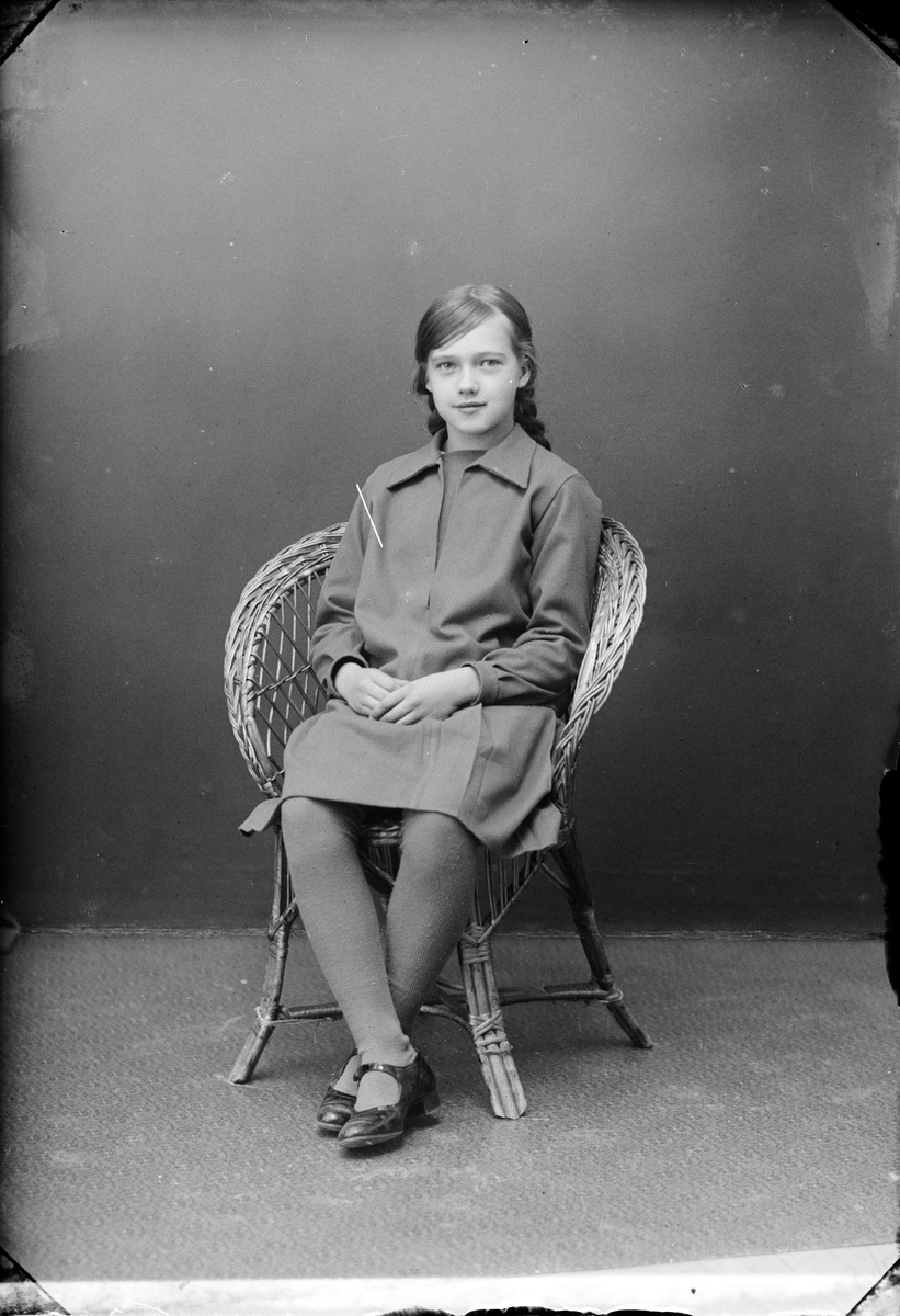 Skötsner-Edhlund, The Girl Höglund from Skäfthammar, Uppland