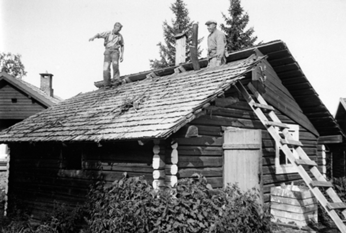 Anno Domkirkeodden, LØVLISAGA, BRAKKA PÅ LØVLISAGA RIVES, CA. 1946-1947, STIGE