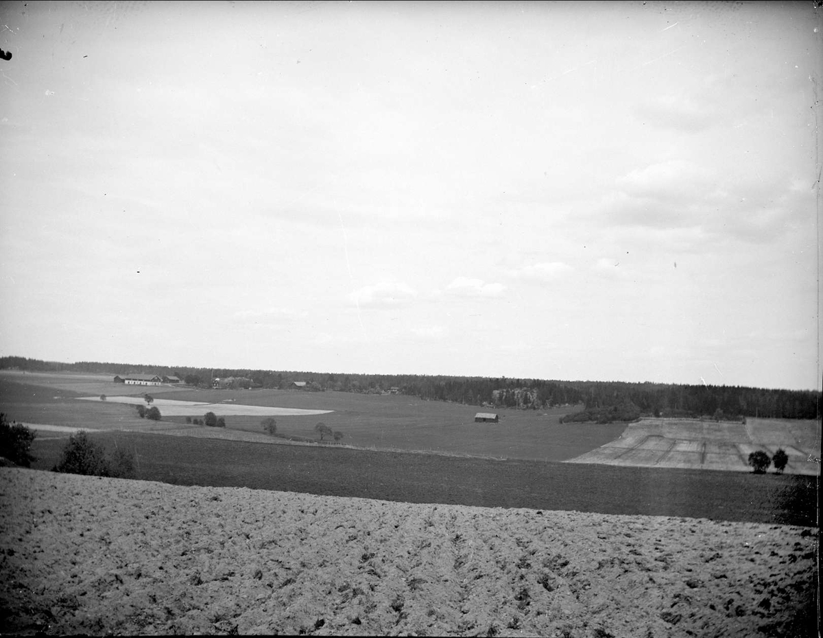 August Fredrik Schagerström, Landskapsvy med Borgberget, Altuna socken, Uppland maj 1919