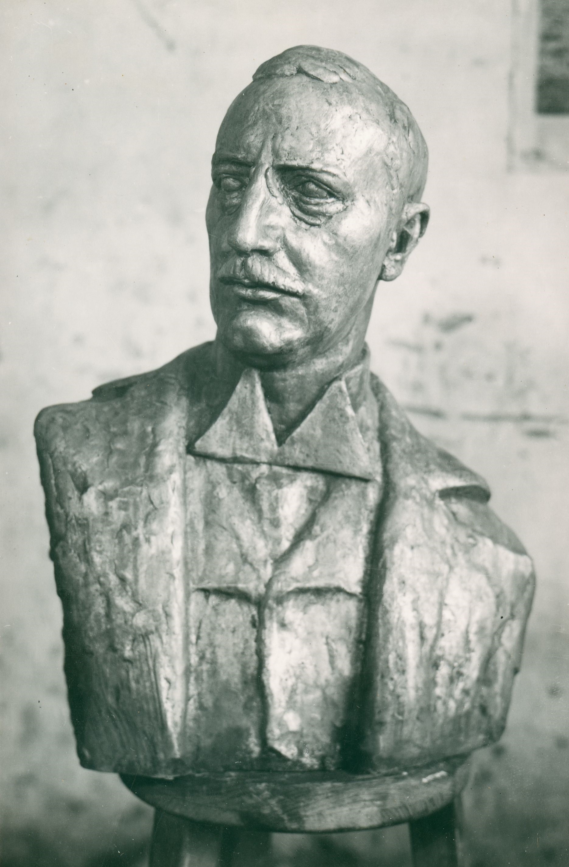 Vladimir Horvat, Zagreb (HNK) - Bista Stjepana Miletića u foajeu
