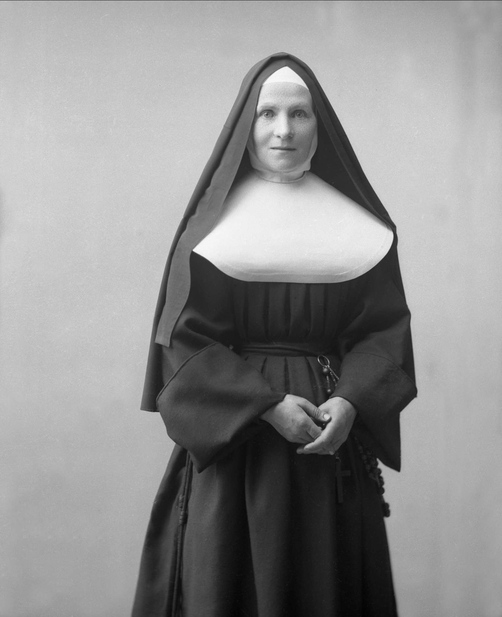 Gustav Borgen, Portrett, nonne. Søster Gabrielle.