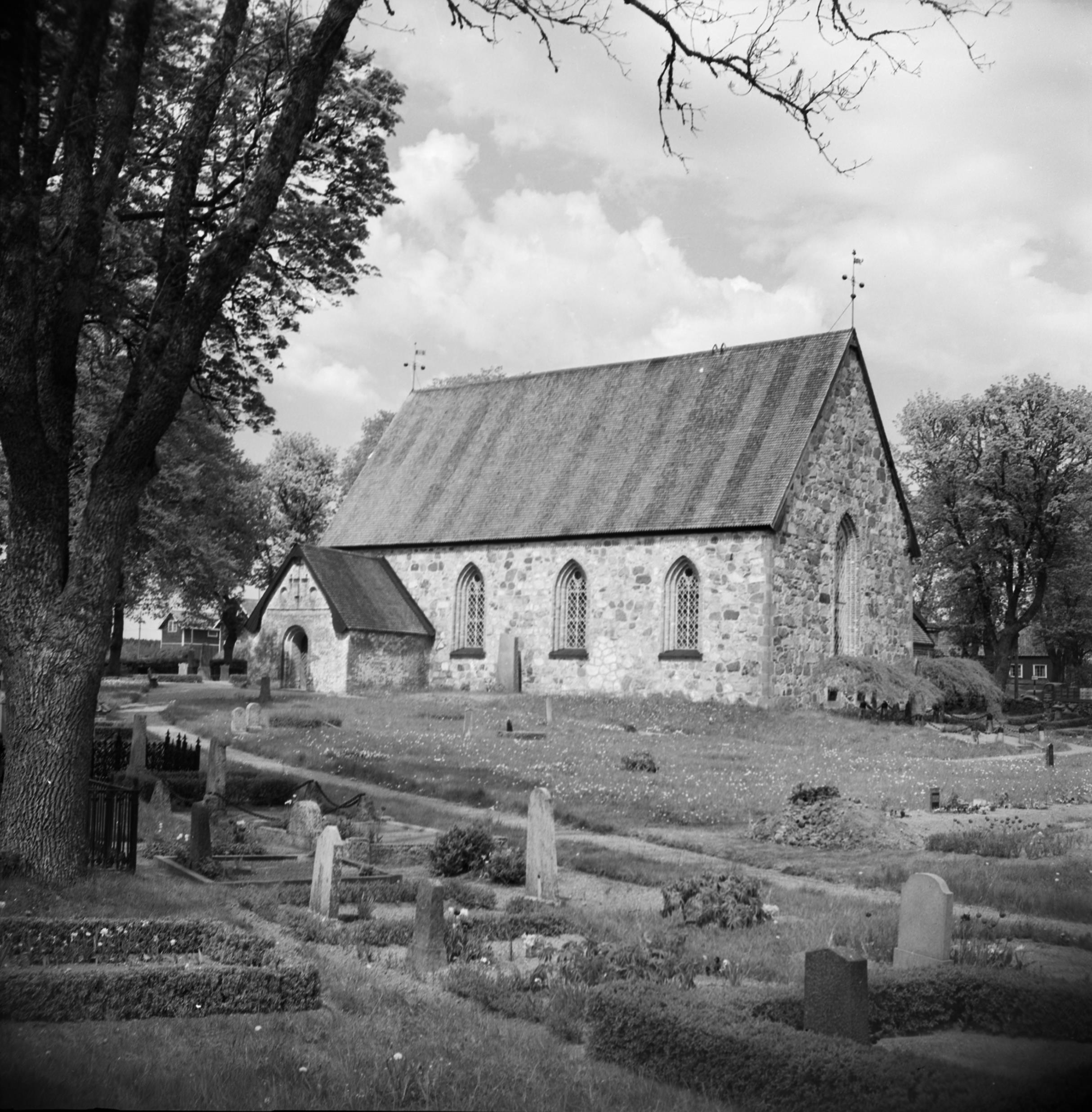 Nils Lagergren, Håtuna kyrka