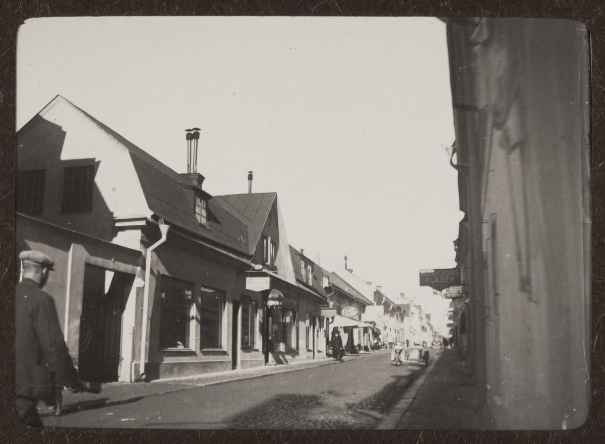 August Fredrik Schagerström, “Upsala. Dragarbrunnen Street North from the corner of Vaksalagatan,” Uppsala 1929