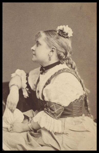 London Stereoscopic and Photographic Company, Guy Little Theatrical Photograph