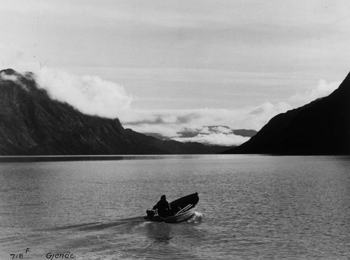 Anders Beer Wilse, Gjende, Jotunheimen, Samferdsel, Båt