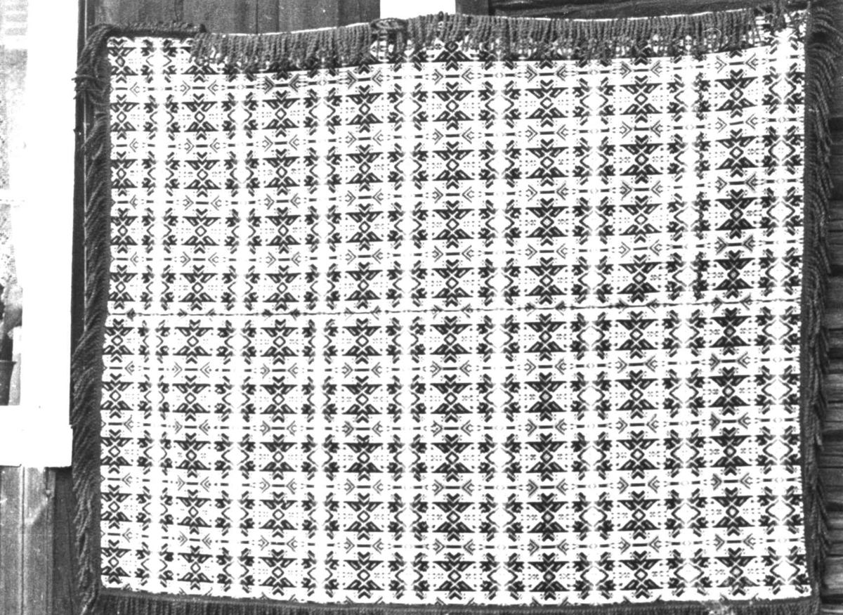 Anna Grostøl, Teppe i skillbragd. Røros, Sør-Trøndelag 1938.
