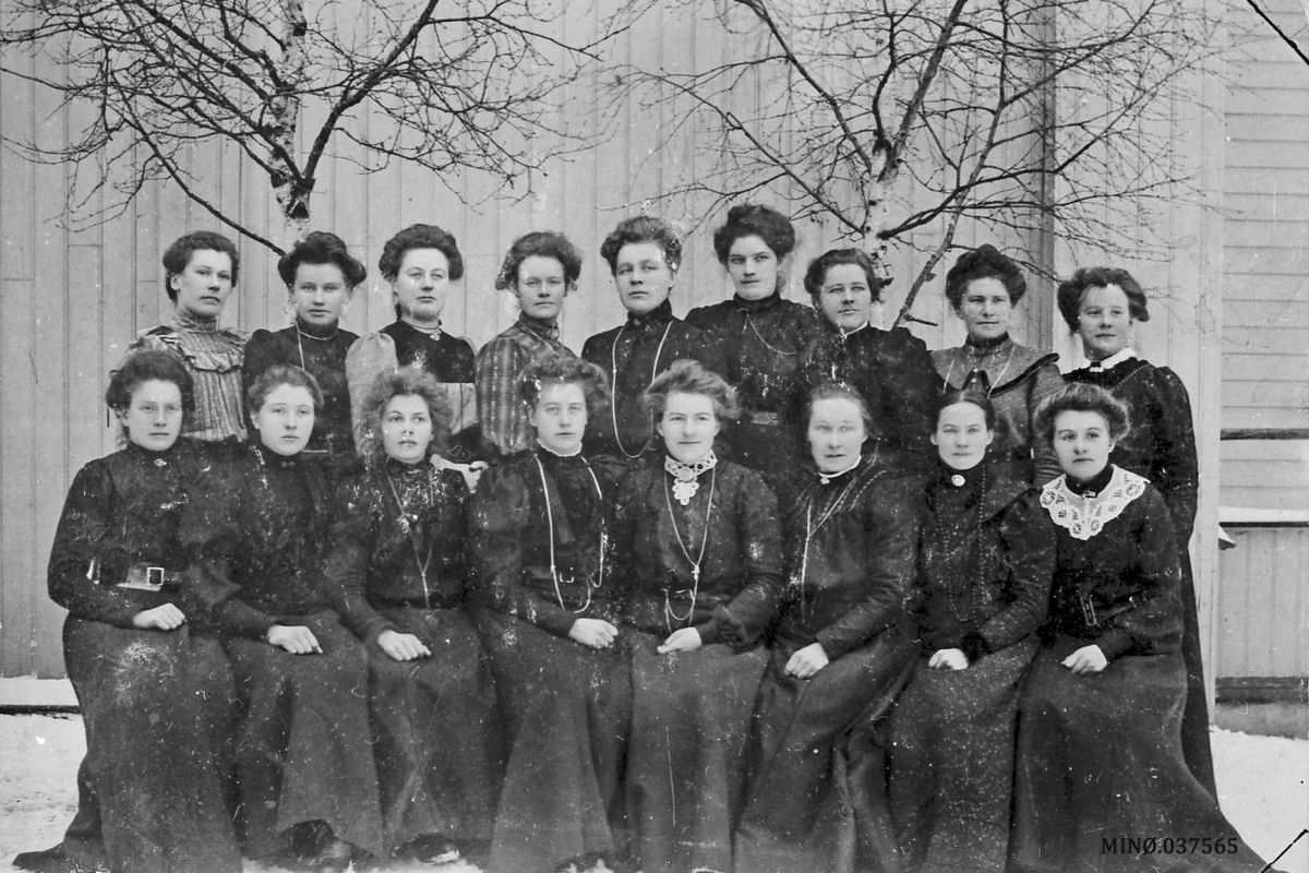 Ukjent, Gruppebilde, kvinner. Nordre Østerdalens jenteskole