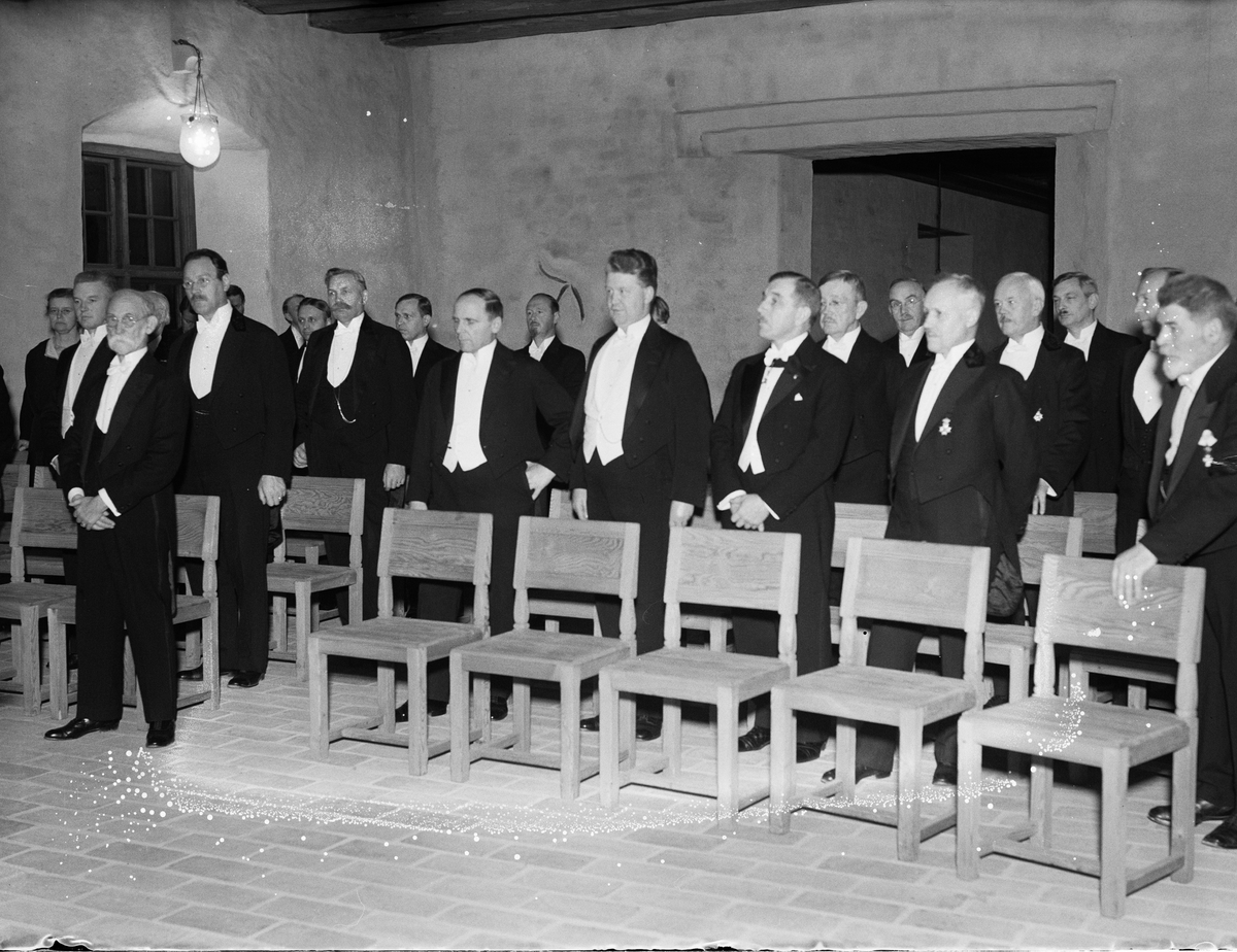Paul Sandberg, "Folklivskännare från fyra länder samlade i Upsala" - deltagare i Gustaf Adolf Akademiens sammankomst på Uppsala slott, Uppsala 1933