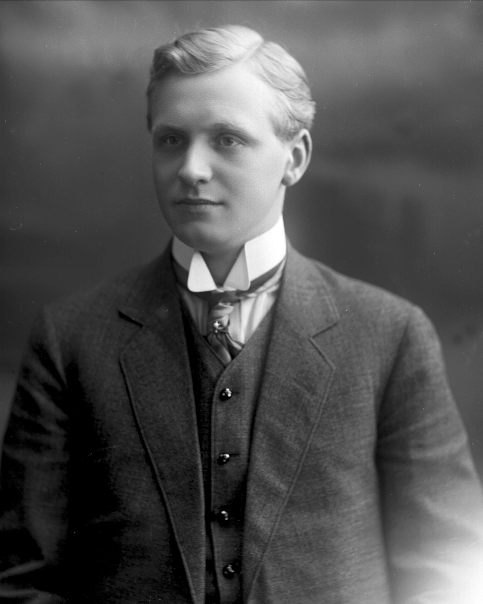 Gustav Borgen, NFB.10715