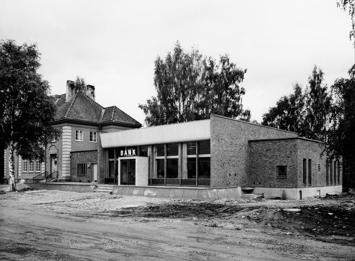 Anno Domkirkeodden, EKSTR: LØTEN SPAREBANK, SPAREBANKEN HEDMARK, LØTEN