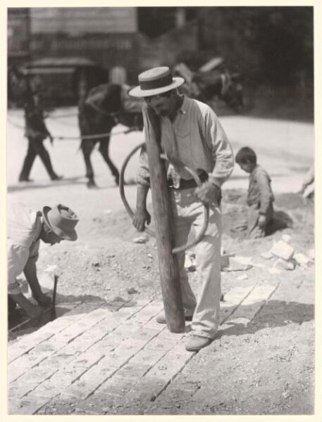 Atget, Jean-Eugène-Auguste, Street Paver